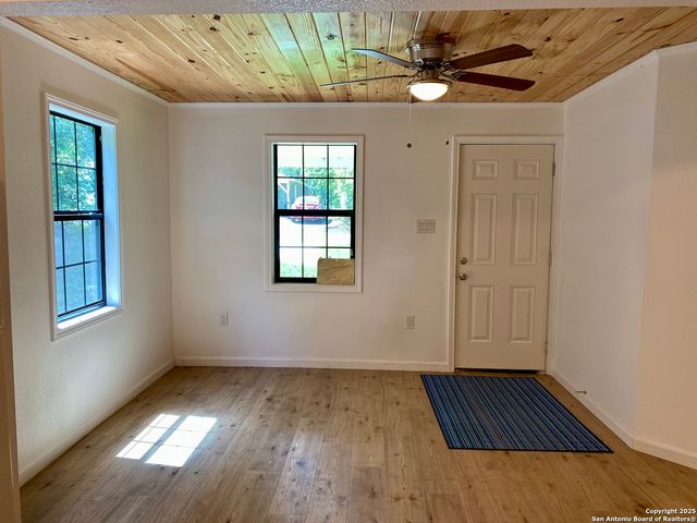 202 Cottage, Seguin, TX 78155