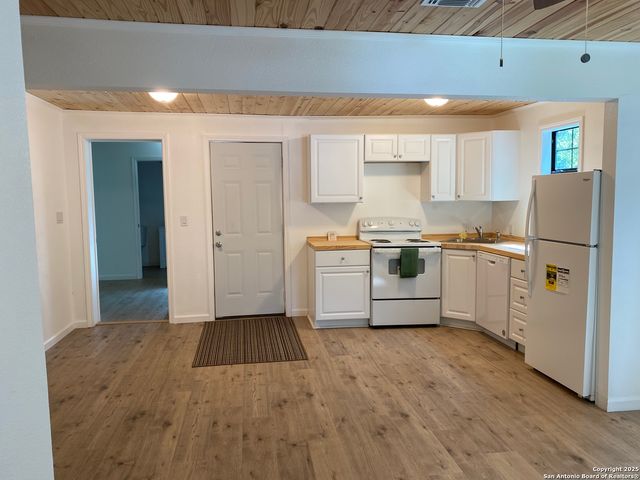 202 Cottage, Seguin, TX 78155