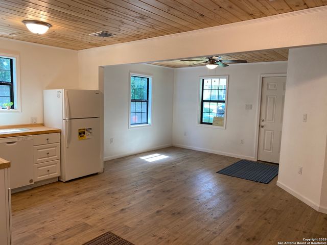 202 Cottage, Seguin, TX 78155