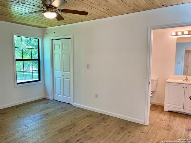 202 Cottage, Seguin, TX 78155