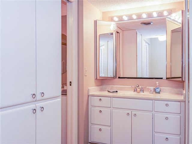 3939 Ocean Drive PH8, Vero Beach, FL 32963