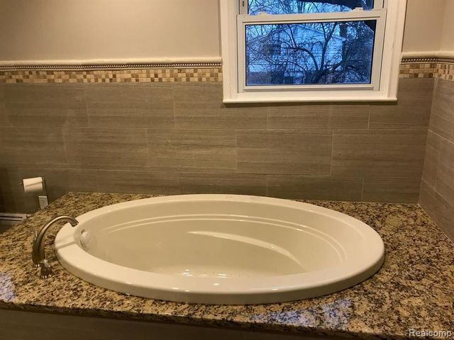 5551 Edinborough Drive, West Bloomfield, MI 48322