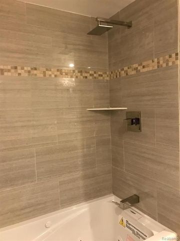 5551 Edinborough Drive, West Bloomfield, MI 48322