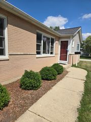 220 Kingman Lane, Hoffman Estates, IL 60169