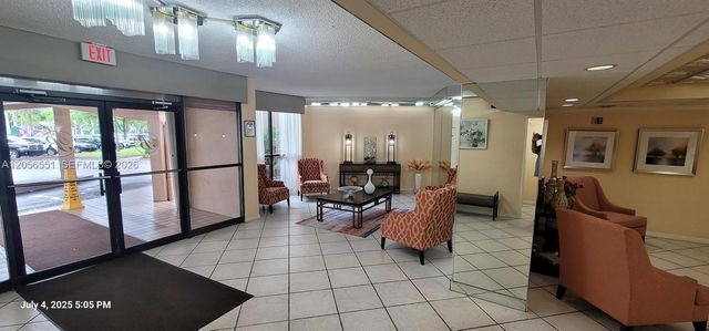 1300 Saint Charles Place L19, Pembroke Pines, FL 33026