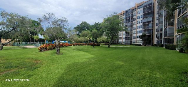 1300 Saint Charles Place L19, Pembroke Pines, FL 33026