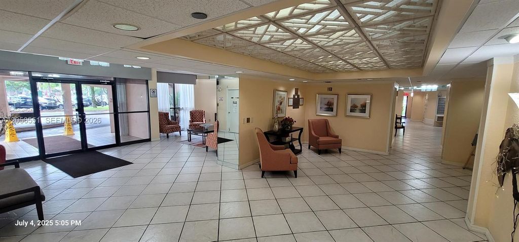 1300 Saint Charles Place L19, Pembroke Pines, FL 33026