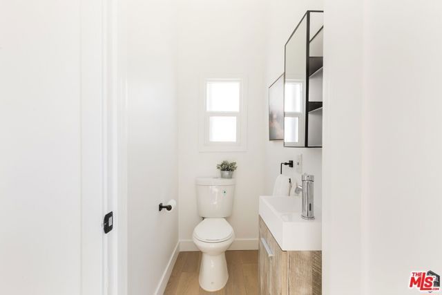 5847 Ernest Avenue, Los Angeles, CA 90034