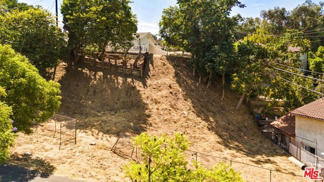 4001 N College Crest Dr., Los Angeles, CA 90065