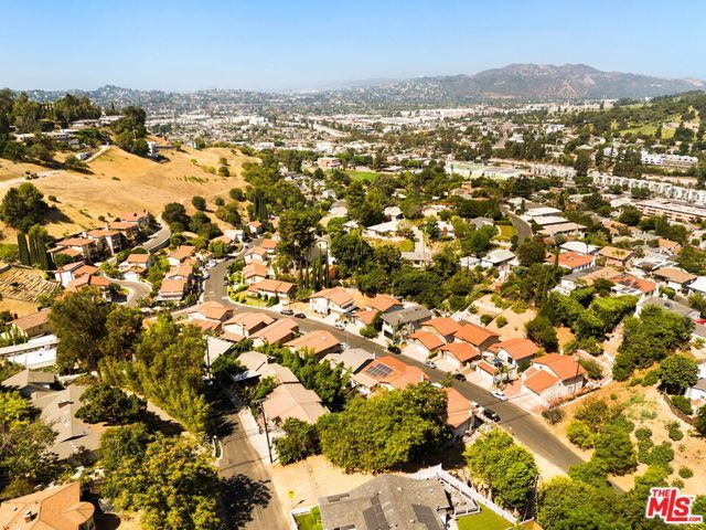 4001 N College Crest Dr., Los Angeles, CA 90065