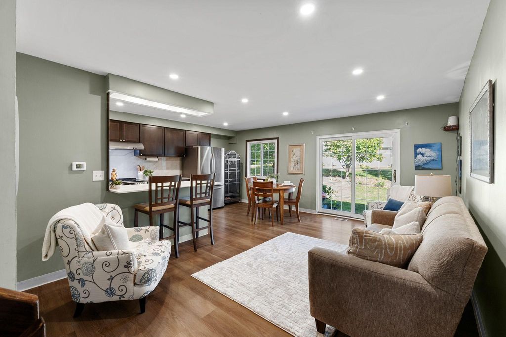 3304 River Bluff Drive 75, Eagan, MN 55121 — exterior