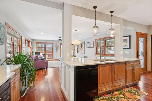 219 Morgan Avenue N, Minneapolis, MN 55405