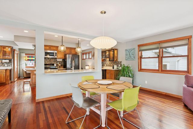 219 Morgan Avenue N, Minneapolis, MN 55405