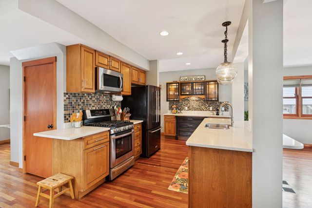 219 Morgan Avenue N, Minneapolis, MN 55405