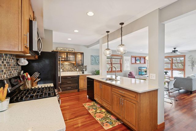 219 Morgan Avenue N, Minneapolis, MN 55405