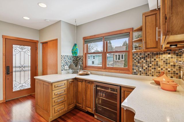 219 Morgan Avenue N, Minneapolis, MN 55405