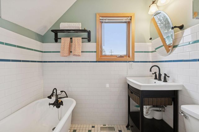 219 Morgan Avenue N, Minneapolis, MN 55405