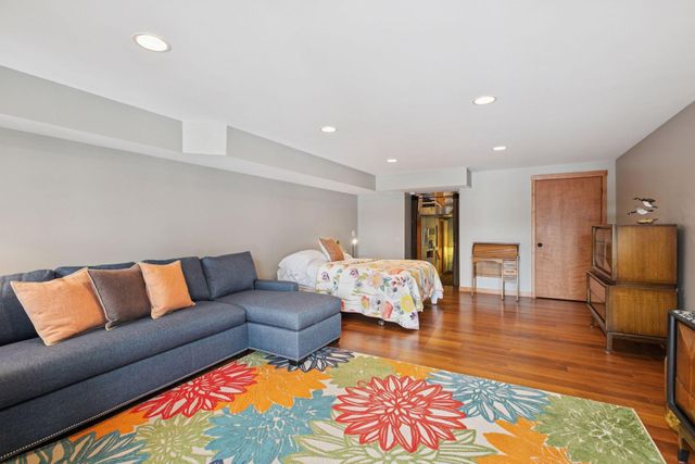 219 Morgan Avenue N, Minneapolis, MN 55405