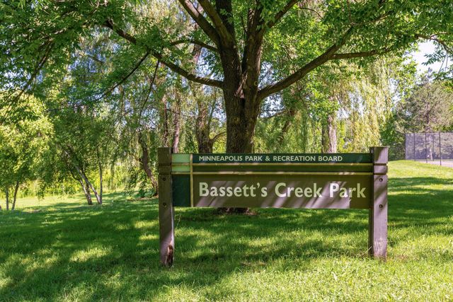 219 Morgan Avenue N, Minneapolis, MN 55405