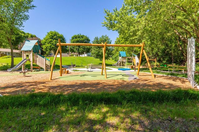 219 Morgan Avenue N, Minneapolis, MN 55405