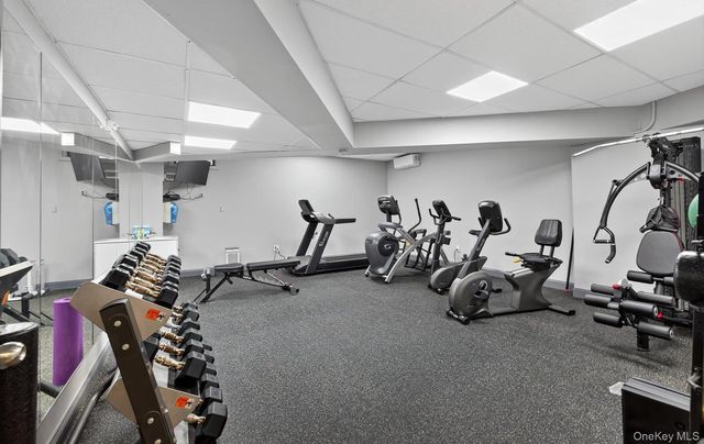 42-30 Douglaston Parkway 5L, Douglaston, NY 11363