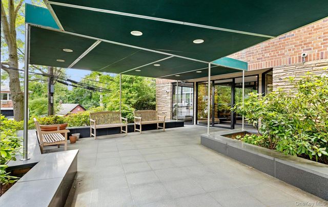 42-30 Douglaston Parkway 5L, Douglaston, NY 11363