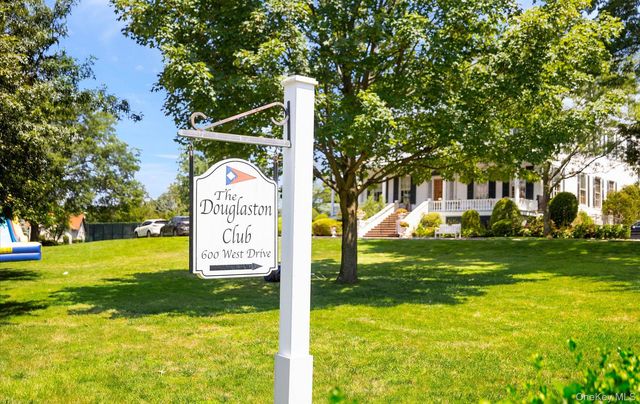 42-30 Douglaston Parkway 5L, Douglaston, NY 11363