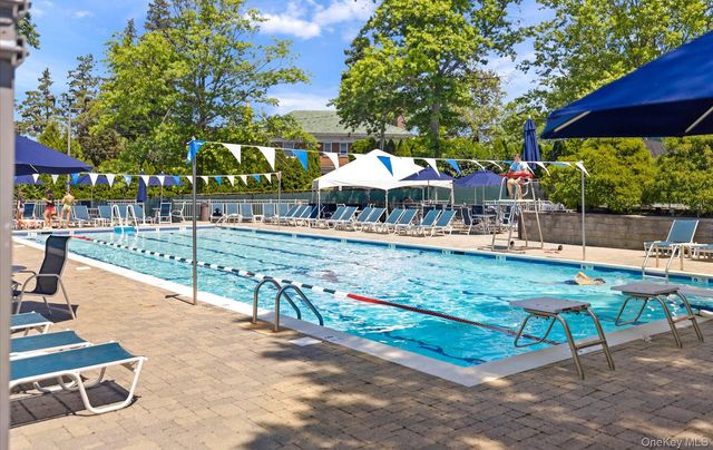 42-30 Douglaston Parkway 5L, Douglaston, NY 11363