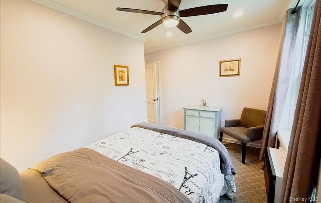 42-30 Douglaston Parkway 5L, Douglaston, NY 11363