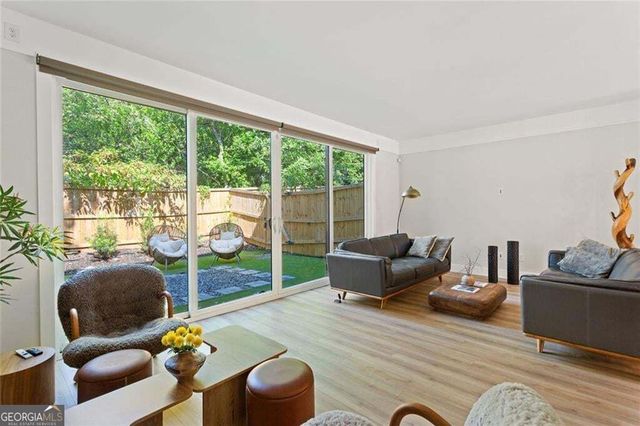 1631 Overlook Way NW, Atlanta, GA 30318
