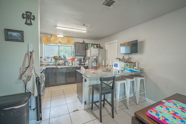 9715 SUGARLOAF DR, San Antonio, TX 78245