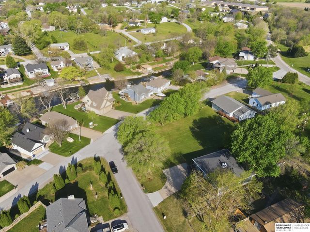 1702 Dunbar Drive, Plattsmouth, NE 68048