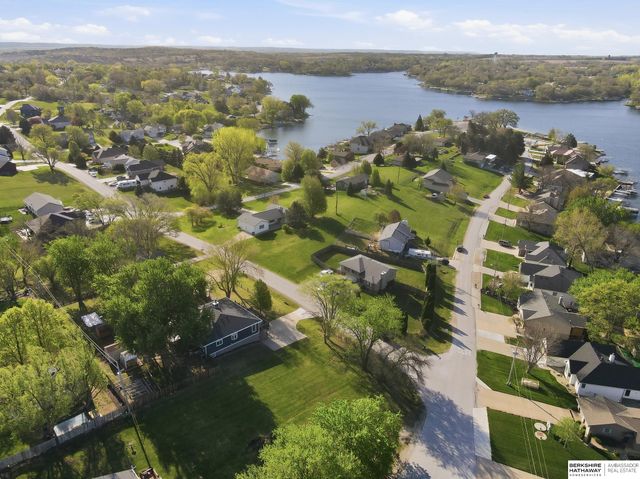 1702 Dunbar Drive, Plattsmouth, NE 68048