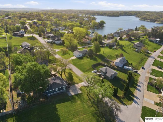 1702 Dunbar Drive, Plattsmouth, NE 68048