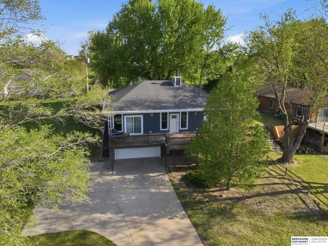 1702 Dunbar Drive, Plattsmouth, NE 68048
