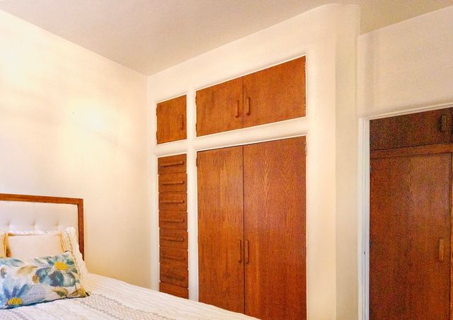 143 W Burton Place 2S, Chicago, IL 60610