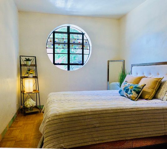 143 W Burton Place 2S, Chicago, IL 60610