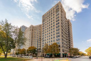 2000 N Lincoln Park West Parkway 607, Chicago, IL 60614