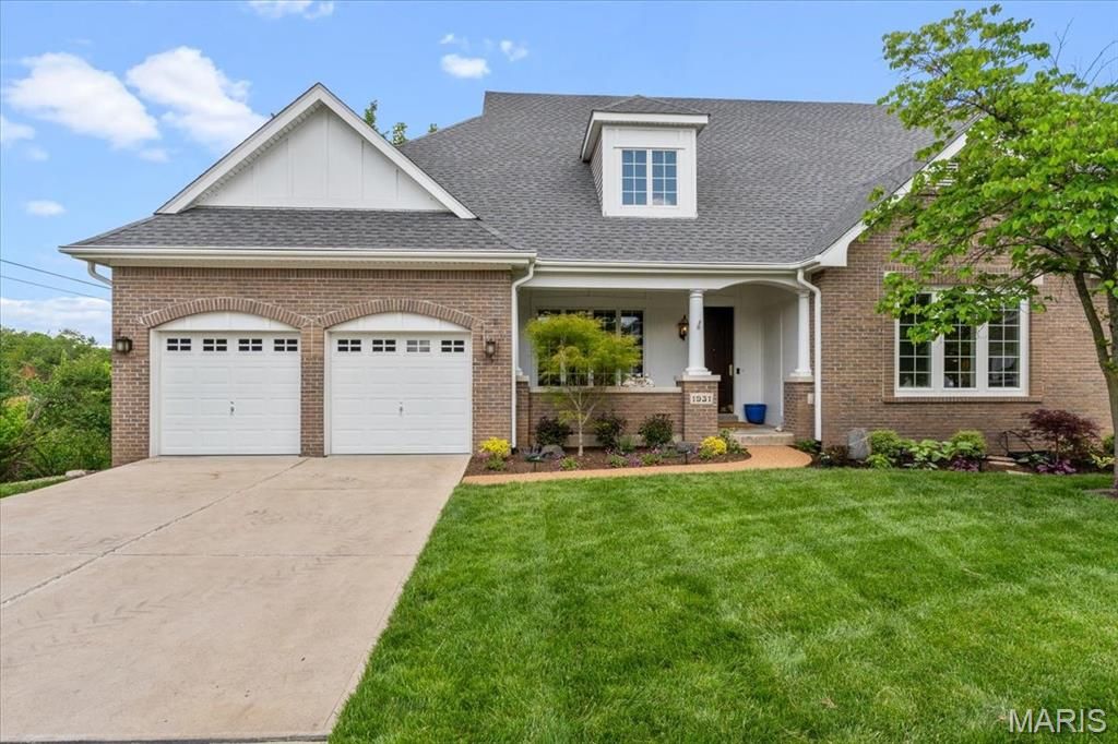 1931 Chesterfield Ridge Circle, Chesterfield, MO 63017