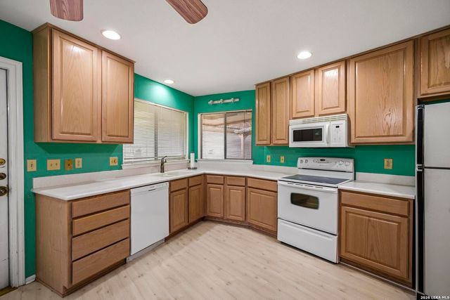 3711 HUNTERS CIR, San Antonio, TX 78230