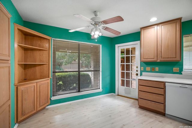 3711 HUNTERS CIR, San Antonio, TX 78230