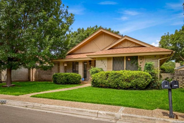 3711 HUNTERS CIR, San Antonio, TX 78230