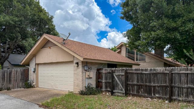 3711 HUNTERS CIR, San Antonio, TX 78230