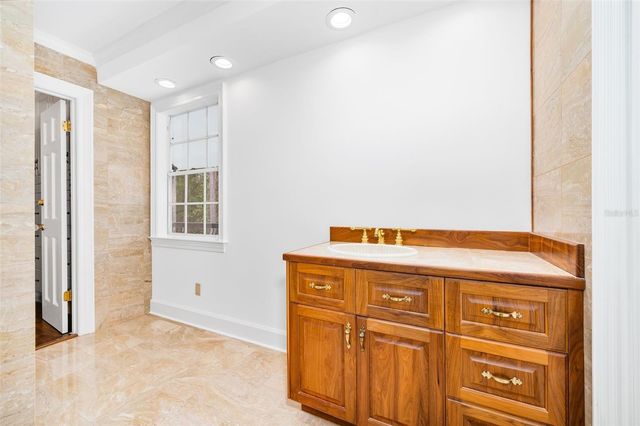 7216 NW 20TH PLACE, Gainesville, FL 32605