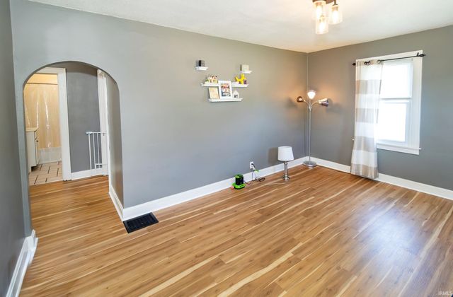 221 Vann Avenue, Evansville, IN 47714