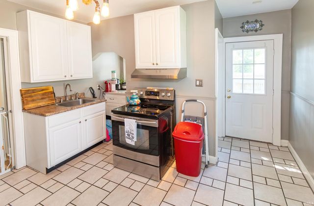 221 Vann Avenue, Evansville, IN 47714
