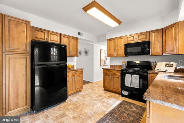 9704 STANTON HALL CT, Gaithersburg, MD 20882