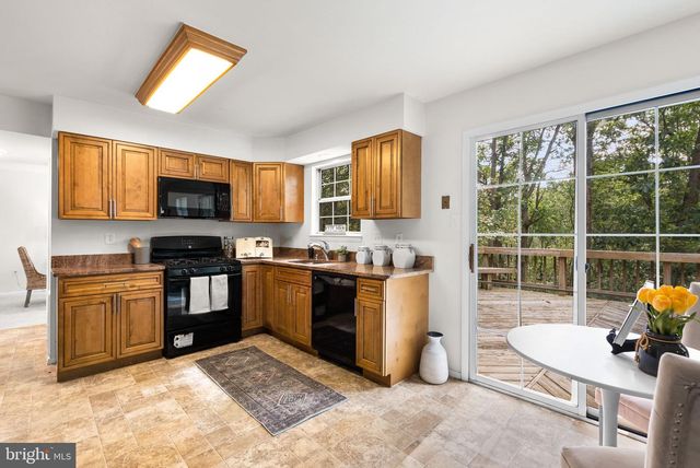 9704 STANTON HALL CT, Gaithersburg, MD 20882