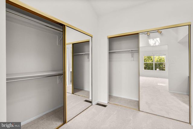 9704 STANTON HALL CT, Gaithersburg, MD 20882