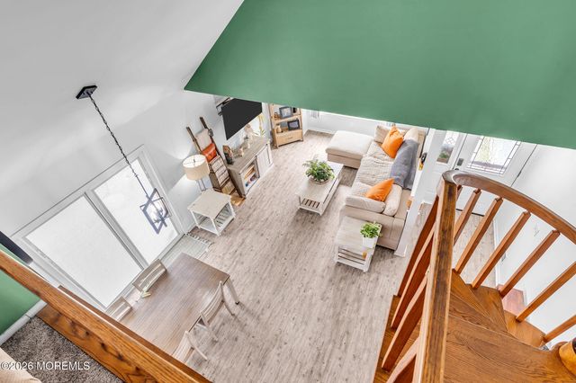 7 Sunnydale Court, Bayville, NJ 08721